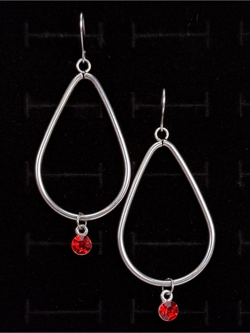 Aged Silvertone Minimalist Teardrop Pierced Earrings with Red Accent